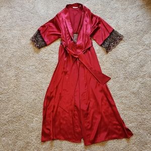 Valerie Stevens Floral Lace Trim Robe Red/Wine Size: Large